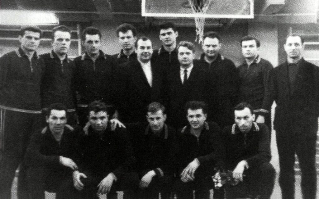 Drobės krepšininkai, pirmą kartą tapę Lietuvos čempionais (1964)