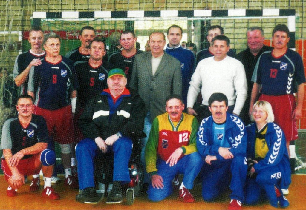 Elektrėnų senjorų rankinio komanda su tr. A. Cickevičiumi (2006)