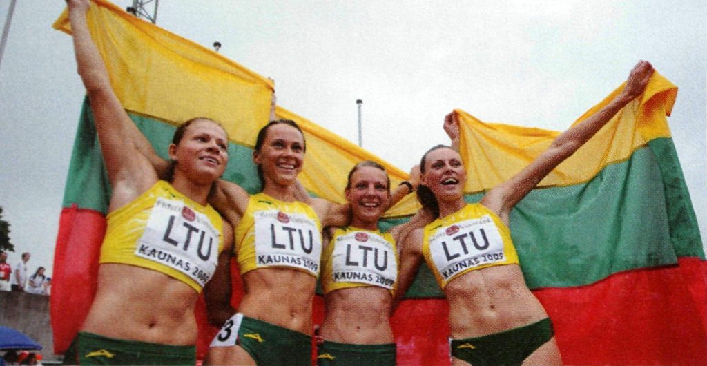 2009 Europos jaunimo (iki 23 m.) čempionato 4 × 100 m estafetės bronzos medalių laimėtojos. Iš kairės: L. Grinčikaitė, S. Tamošaitytė, S. Pesackaitė, L. Andrijauskaitė
