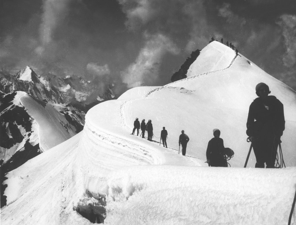 alpinistų kopimas į Gedimino Akstino viršūnę (1969)