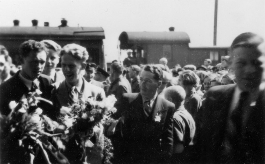 1937 Europos čempionų – Lietuvos krepšininkų sutikimas Joniškio geležinkelio stotyje