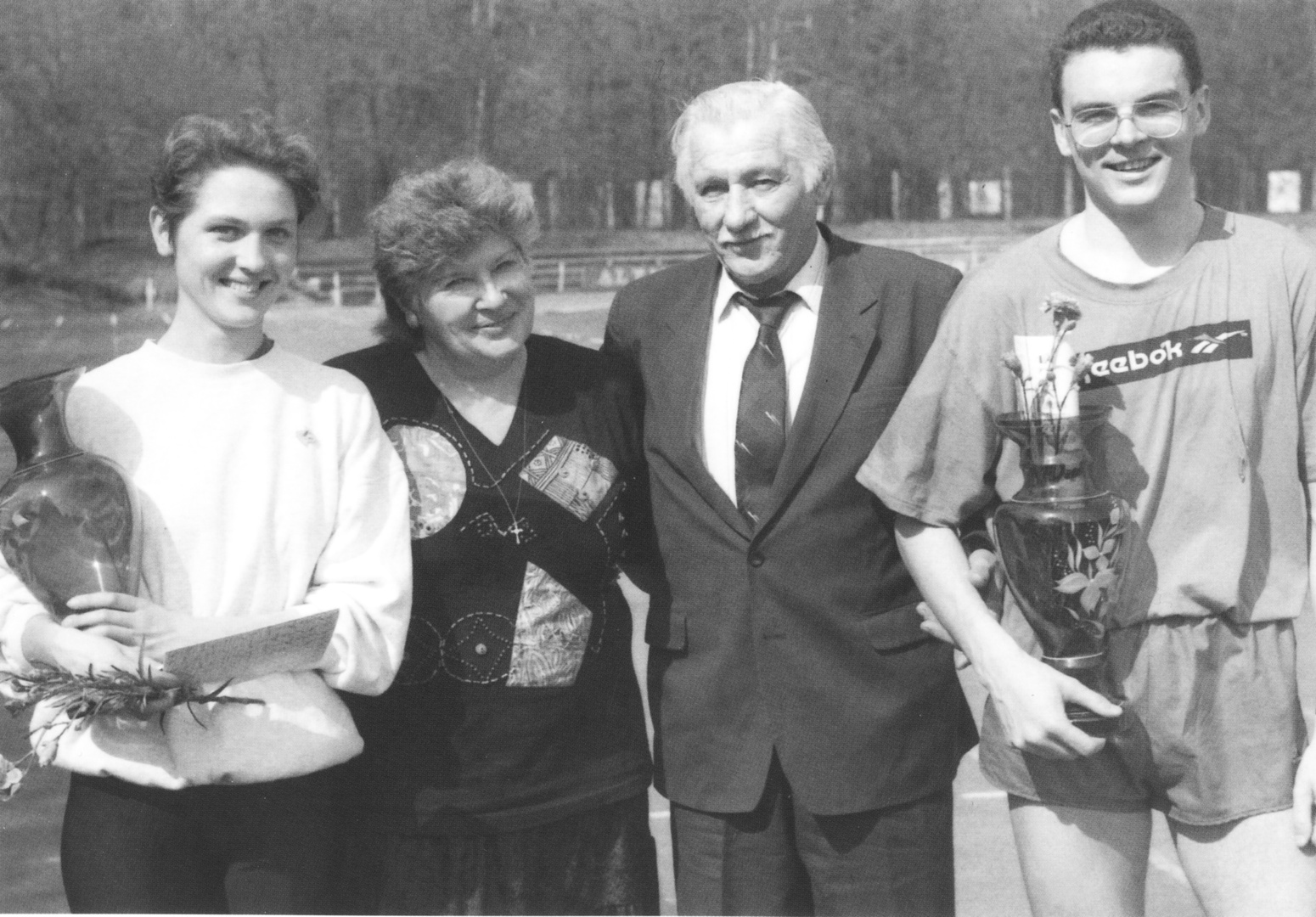 1995 kroso laimėtojai J. Marcinkevičiūtė ir D. Virbickas kartu su F. Karobliene ir J. Pipyne