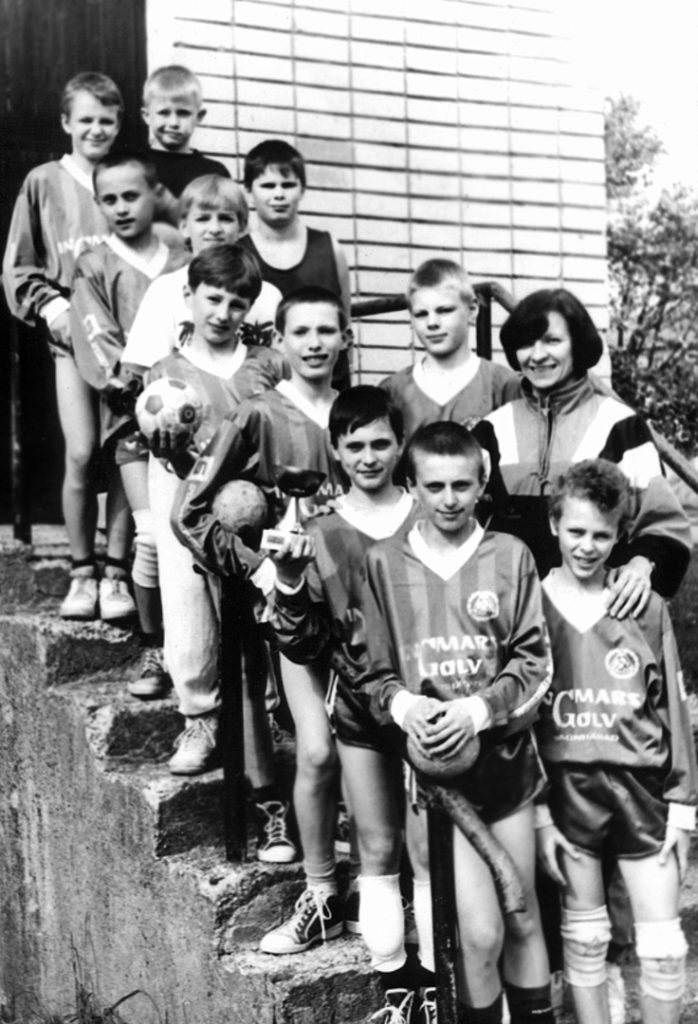 Jaunieji Garliavos rankininkai su tr. V. Šniūrevičiene