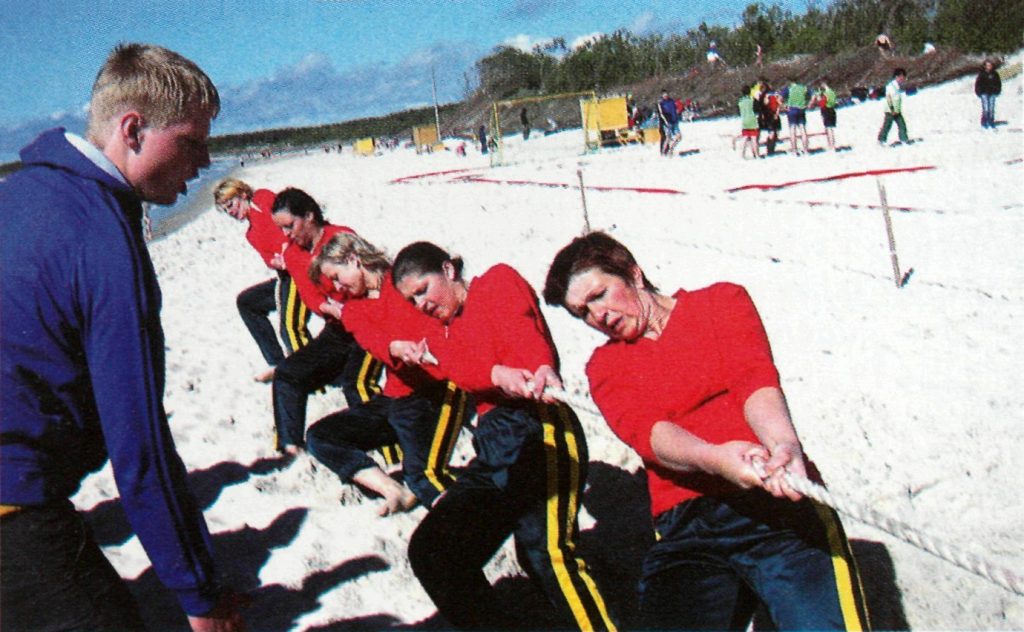 2011 Sporto visiems festivalio Palangoje virvės traukimo varžybos paplūdimyje