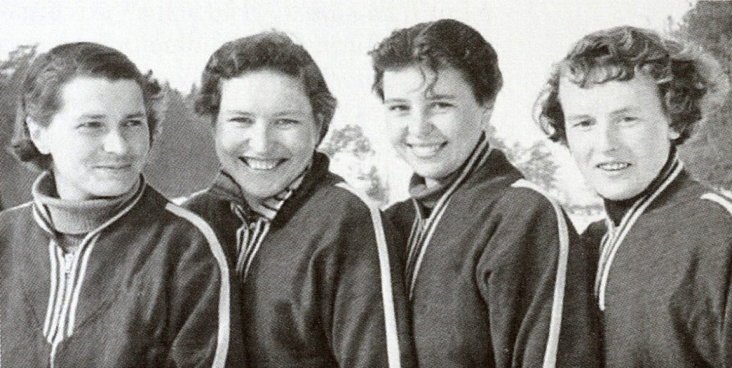1960 Lietuvos slidinėjimo estafetės čempionės (iš kairės) B. Skernevičienė, A. Ramelytė-Simanauskienė, G. Visockaitė, J. Unikauskaitė