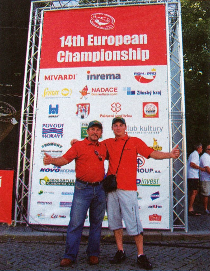 Tituluočiausias Lietuvos žvejys I. Unikas su sūnumi Audriumi Europos čempionate (2008)