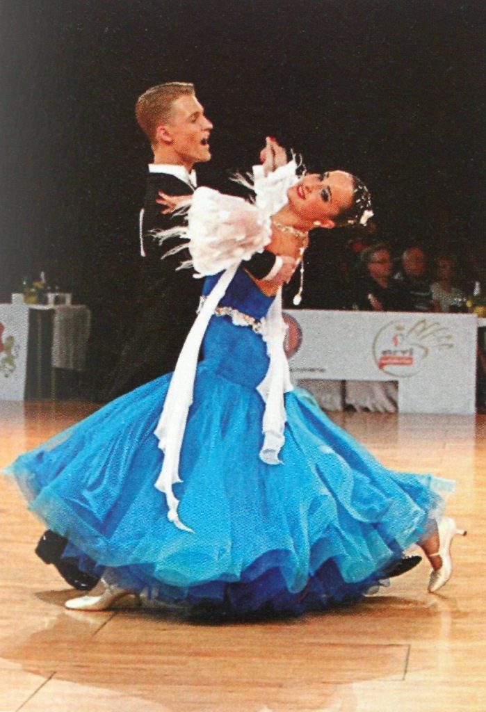D. Granskas ir K. Petrošiūtė – 2012 pasaulio jaunimo (iki 19 m.) klasikinių sportinių šokių čempionato 3 v. laimėtojai