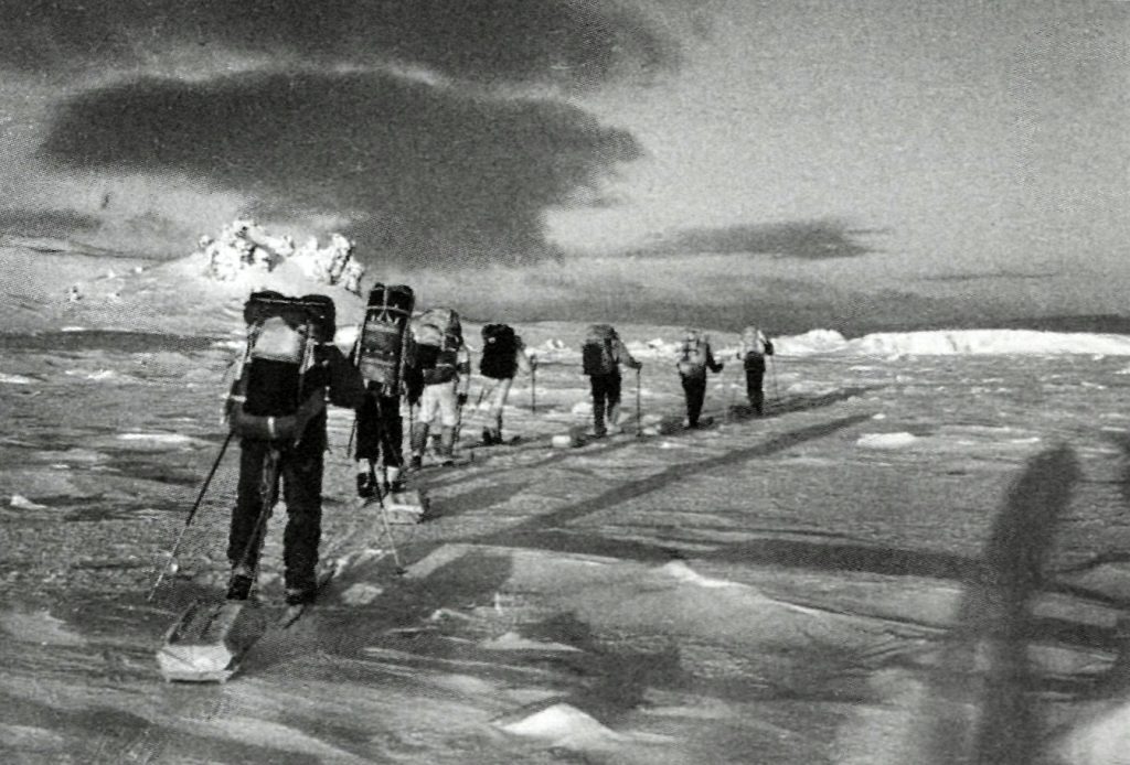 1990 Lietuvos turizmo čempionė – Kauno Pluošto komanda (vad. J. Žagelis) V sudėtingumo kategorijos žygyje Prano Juozapo Žemėje