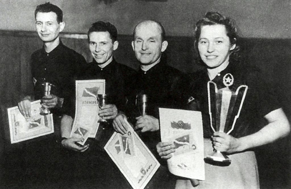Iškilieji Lietuvos stalo tenisininkai (iš dešinės): B. Balaišienė, V. Variakojis, V. Dzindziliauskas, E. Nikolskis