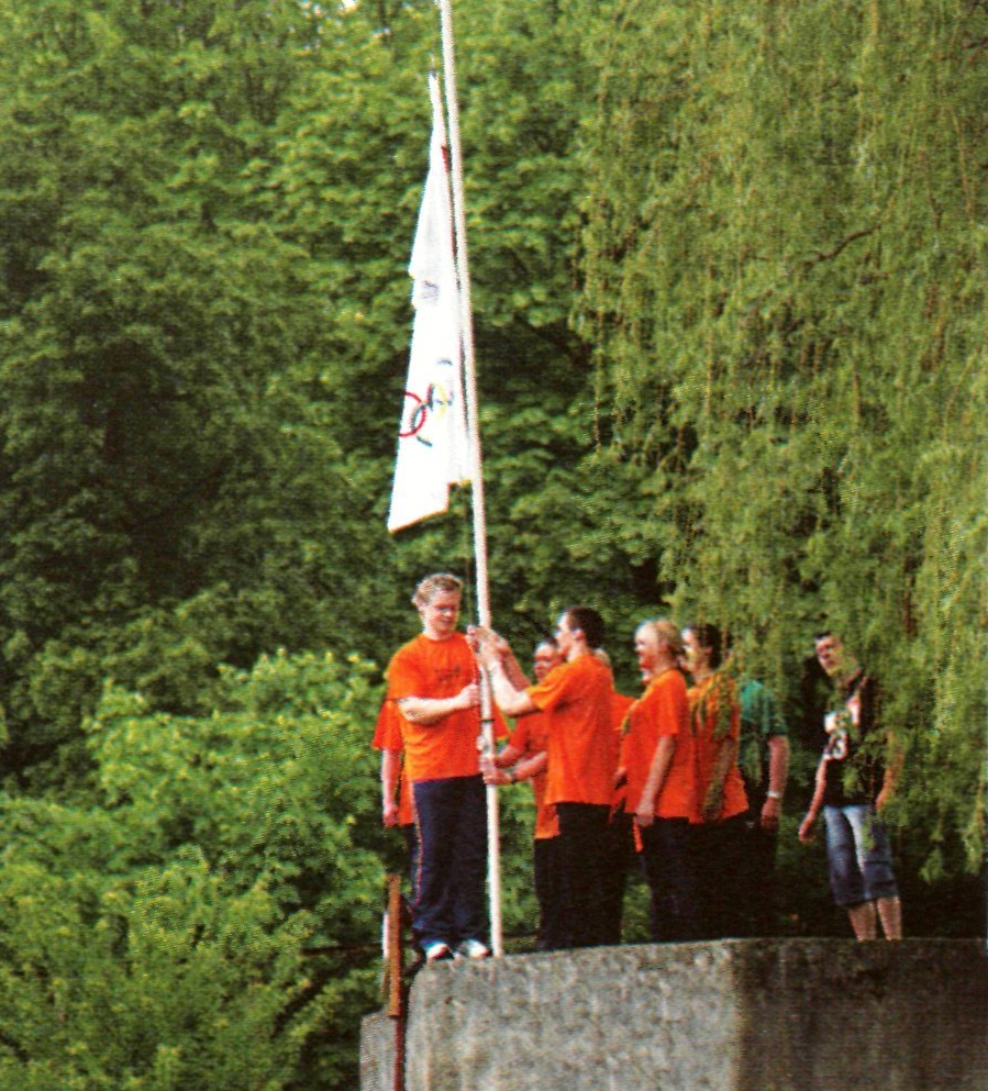 V VPU olimpinių žaidynių vėliavos pakėlimas
