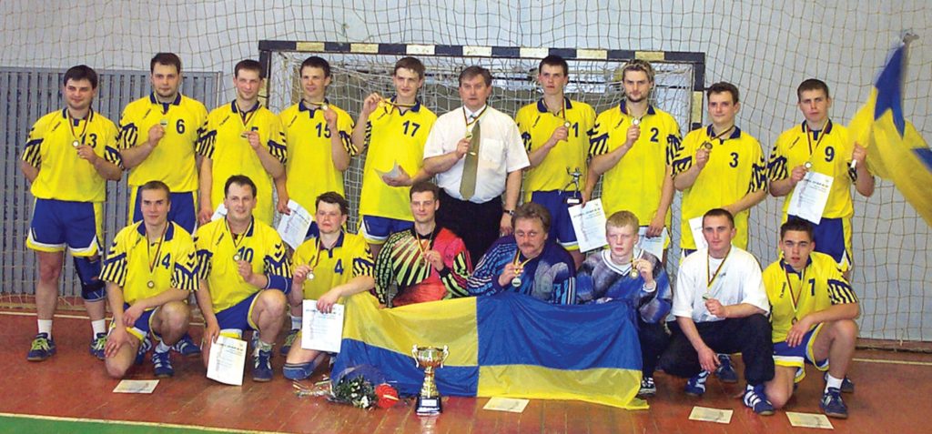 Ūlos komanda – 2002 Lietuvos čempionato bronzos medalininkė. Iš kairės 1-oje eilėje: Z. Grigėnas, G. Kazlauskas, I. Markiavičius, A. Cesnulis, S. Biekša, E. Mikučionis, R. Markinas, T. Barysas. 2-oje eilėje: A. Jaskonis, R. Janauskas, A. Baigys, R. Čepulis, Justas Šeibokas, treneris V. Mikalauskas, T. Mikalauskas, Julius. Šeibokas, V. Debesiūnas, S. Krupovičius