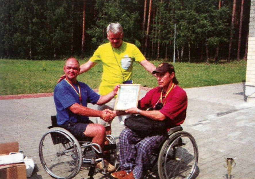 2010 Visagino neįgaliųjų sporto žaidynių apdovanojimo akimirka (kairėje – SK Visagalis prezidentas M. Baltakis)