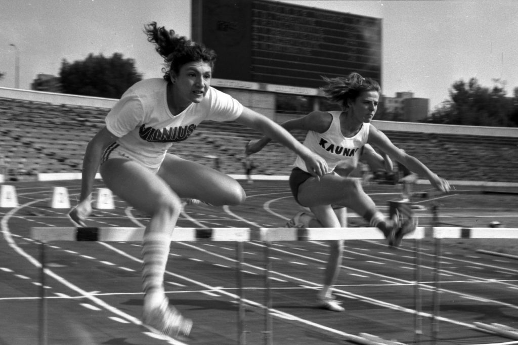 Remigija Nazarovienė (kairėje) ir Svetlana Baziukienė (1983 05 25, Vilnius)